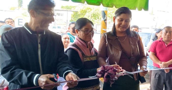 Entrega Ana Lilia Tepole acciones del programa de Obra Comunitaria