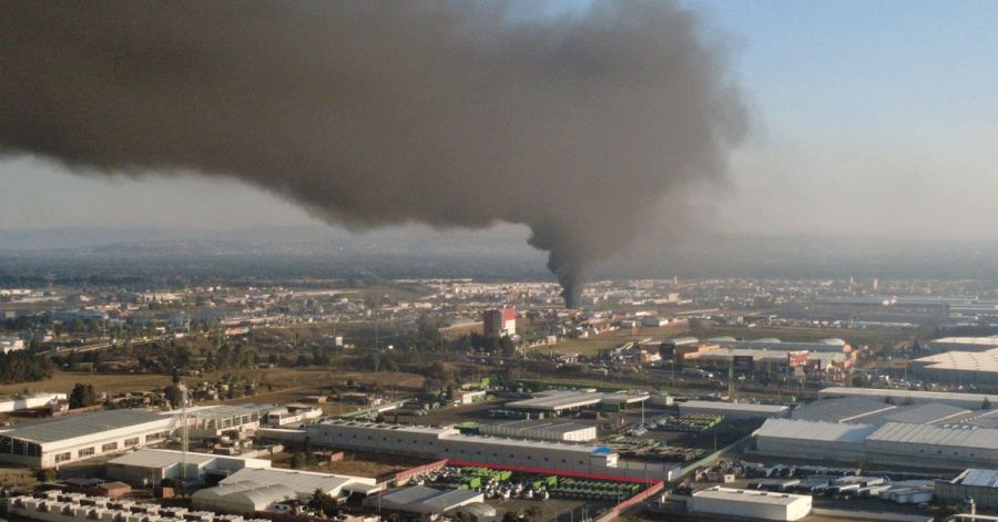 Se registra fuerte incendio en San Francisco Ocotl&aacute;n junto al Perif&eacute;rico