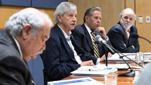 Instala rector de la UNAM comisi&oacute;n para revisi&oacute;n del examen de ingreso