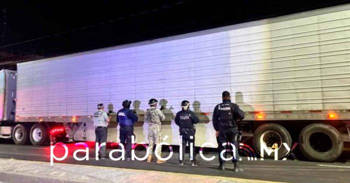 Recupera SSP tractocami&oacute;n robado entre Cuapiaxtla y Tepeaca