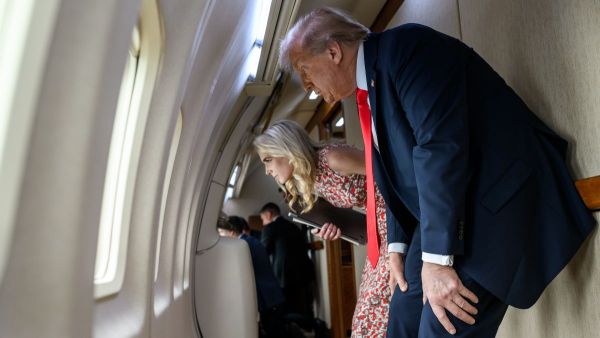 Genera pol&eacute;mica la &ldquo;chica de la imprenta&rdquo; de Donald Trump