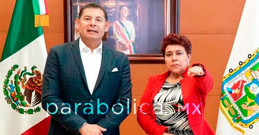 Toma Armenta protesta a Mar&iacute;a del Roc&iacute;o Rodr&iacute;guez como nueva titular de Salud