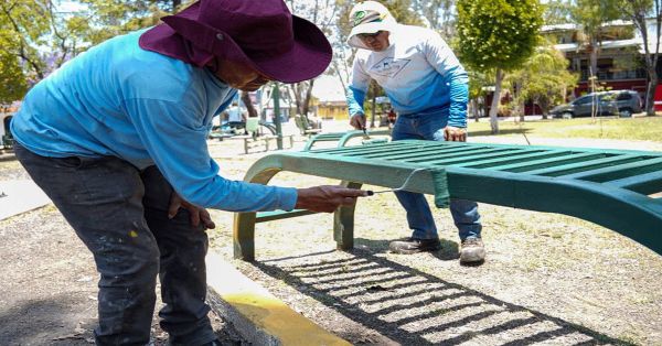 Fortalece Gobierno de Pepe Chedraui mantenimiento de mobiliario urbano en parques para el bienestar de las familias