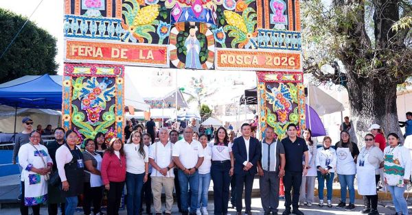 Inaugura Lupita Cuautle la Feria de la Rosca en San Rafael Comac