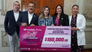Entrega Ayuntamiento donativos de la 2&ordf; Carrera Mujeres Imparables