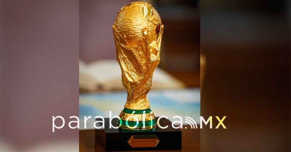 Ahonda crisis de Infantino en la FIFA: Figo pide dimisi&oacute;n y Jordania acusa chantaje