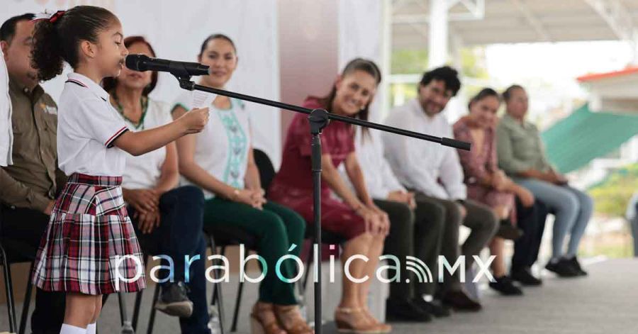 Entrega Sheinbaum la Beca Rita Cetina para &uacute;tiles y uniformes en primarias de Colima