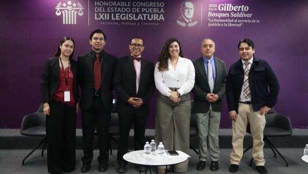 Participan universitarios en Cumbre Log&iacute;stica 360, en el Congreso