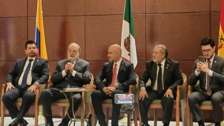 El comercio con Estados Unidos seguir&aacute; por a&ntilde;os: Slim