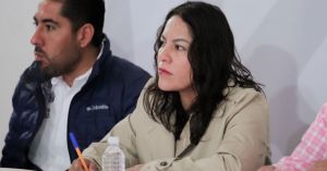 Da seguimiento Lupita Cuautle a agenda comunitaria con autoridades auxiliares