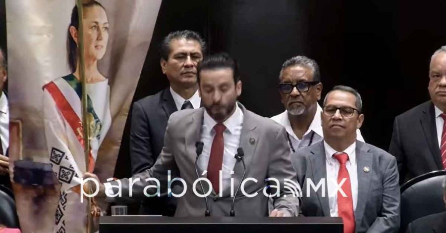 Refrenda To&ntilde;o L&oacute;pez Ruiz lealtad del PT a Sheinbaum con un estandarte