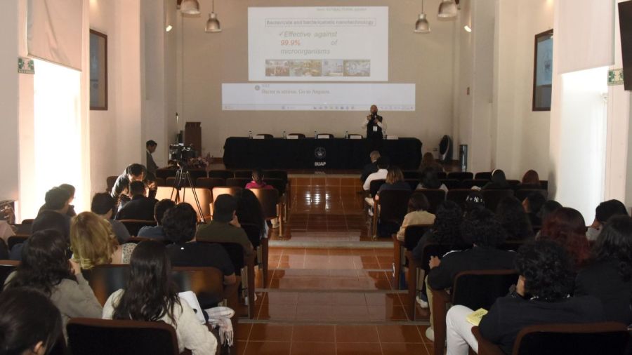 Tiende Medicina BUAP puentes entre ciencia y aplicaci&oacute;n cl&iacute;nica