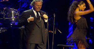 Investiga Fiscal&iacute;a Espa&ntilde;ola al cantante Julio Iglesias