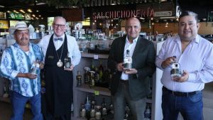 Arranca Mezcal Puebla Cinco de Mayo distribuci&oacute;n nacional