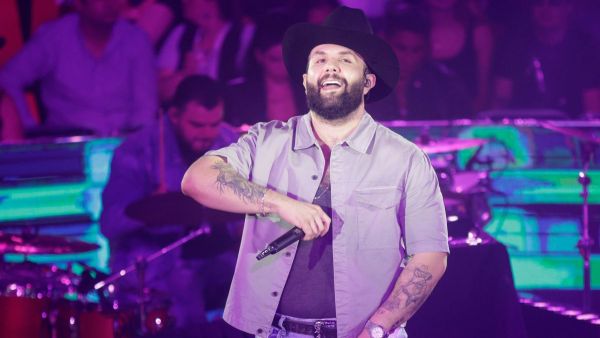 Explotan contra Car&iacute;n Le&oacute;n por cancelar concierto en Las Vegas