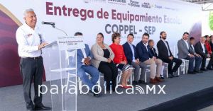 Entrega SEP Puebla infraestructura educativa en 24 instituciones