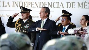 Participa alcalde en el desfile c&iacute;vico del Inicio de la Independencia