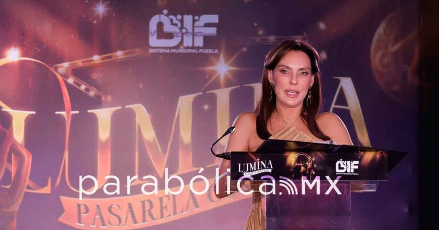 Encabeza MariElise Budib la pasarela con causa &ldquo;LUMINA&rdquo; en favor del DIF municipal
