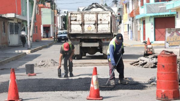 Da seguimiento alcalde a las labores de bacheo en El Patrimonio