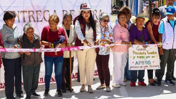 Entregan rehabilitaci&oacute;n de calles en barrios de San Pedro Cholula