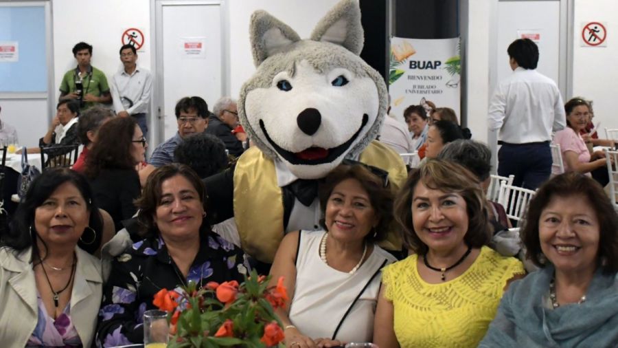 Celebra BUAP a jubiladas y jubilados universitarios