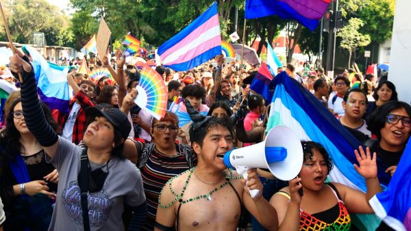 Realizan en Puebla la 25&ordf; Marcha del Orgullo LGBT+