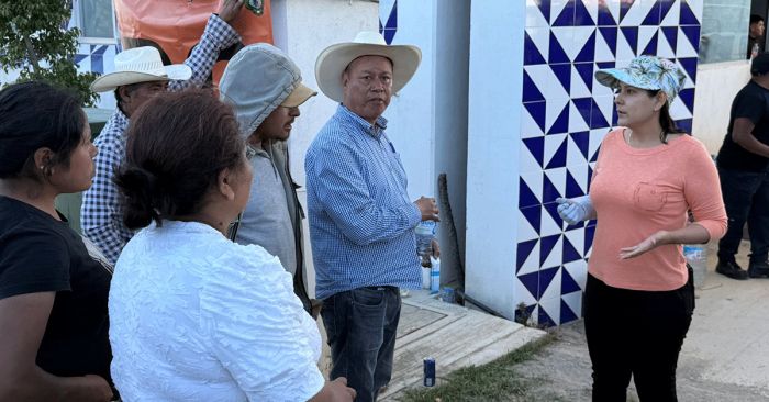 Entrega Ana Tepole apoyo a personas afectadas por incendio en la Sierra Negra