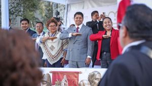 Preside Omar Mu&ntilde;oz el desfile del inicio de la Independencia