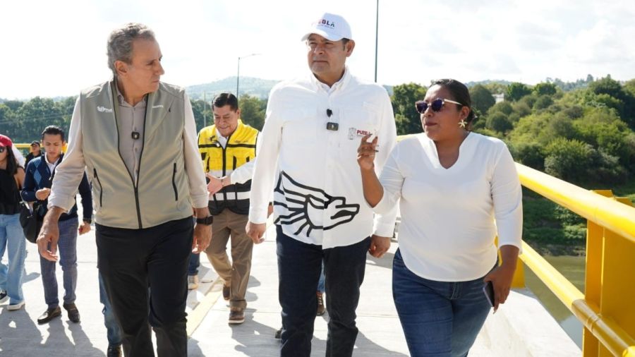 Supervisan Armenta y Chedraui Puente de la Transformaci&oacute;n