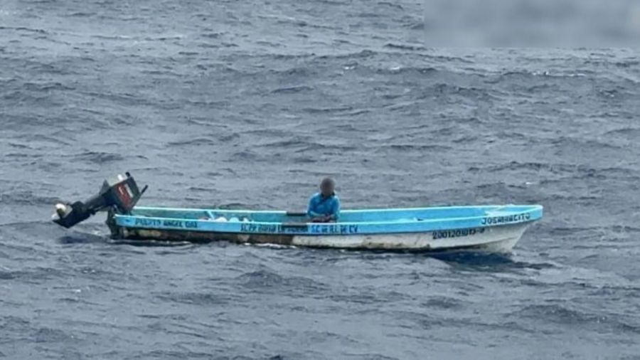 Rescata Marina a pescador a la deriva en el sur de Huatulco