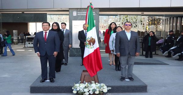 Conmemora Congreso del Estado el D&iacute;a de la Bandera Mexicana