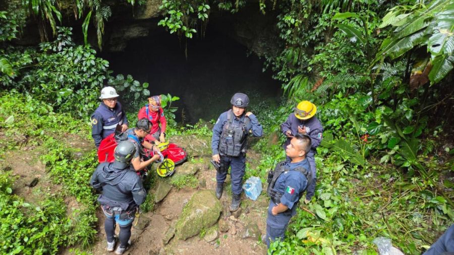 Localizan a &uacute;ltima persona perdida en gruta de Cuetzalan