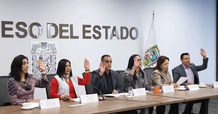 Aprueban en Comisi&oacute;n reforma para garantizar int&eacute;rpretes a personas con discapacidad auditiva en la Fiscal&iacute;a