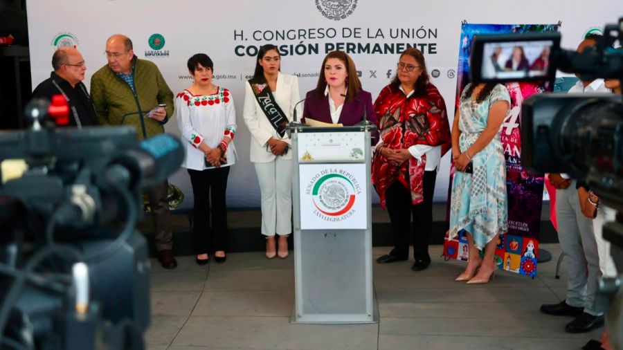 Presenta Bety S&aacute;nchez Feria de la Manzana de Zacatl&aacute;n en el Senado