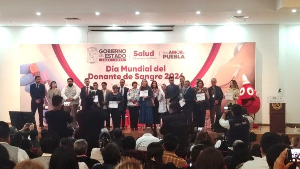 Reconocen labor altruista de la An&aacute;huac Puebla en donaci&oacute;n de sangre