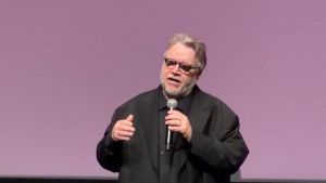 Ovacionan de pie a Guillermo del Toro en Festival de Cannes