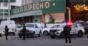 Deja tres muertos balacera frente a Sala de Despecho Angel&oacute;polis