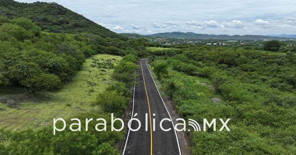 Abre Infra conexi&oacute;n con Morelos con la pavimentaci&oacute;n de la carretera Achichipico &ndash; San Miguel