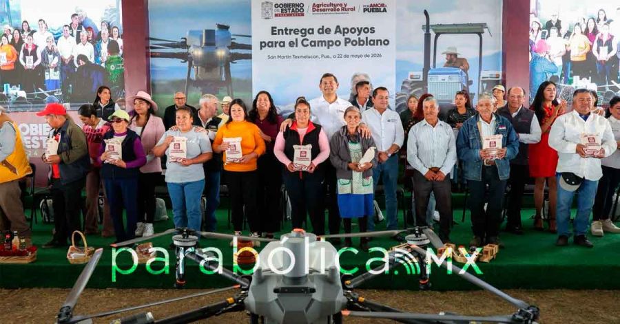 Entrega Armenta apoyos al campo en la microrregi&oacute;n 07 de Texmelucan