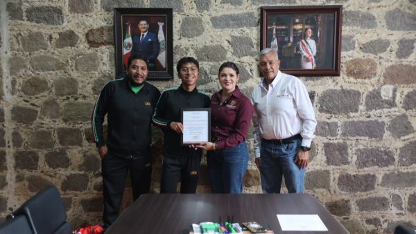 Bety S&aacute;nchez reconoce a deportista que particip&oacute; en carrera en Canad&aacute;