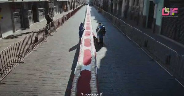 Cumple Ayuntamiento de Puebla con r&eacute;cord Guinnes de la Rosca de Reyes m&aacute;s grande del mundo