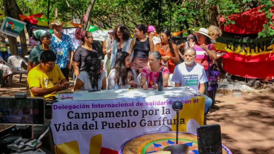 Una m&aacute;s de Salinas Pliego: lo acusan de apoderarse de playa en Honduras
