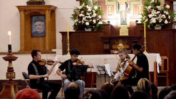 Ofrece Y&oacute;lotl Latino concierto de m&uacute;sica cl&aacute;sica en Amozoc