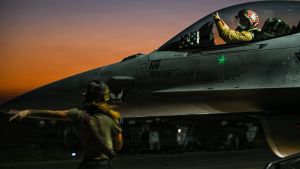 Bombardea EU a Ir&aacute;n en represalia por militares muertos