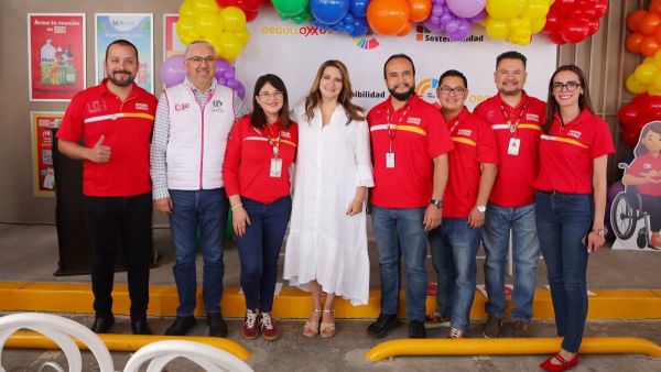 Inaugura Sistema DIF Puebla capital el primer Oxxo inclusivo