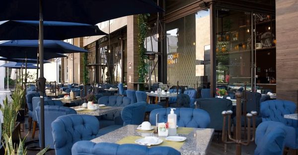 Fallece una mujer dentro de restaurante Seratta en Solesta