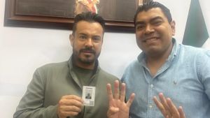 Fortalece Garc&iacute;a Parra su v&iacute;nculo con Morena; recibe credencial de militante