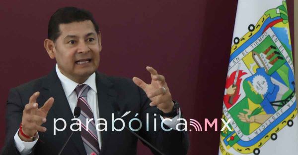 Se disculpa Armenta por comparar baches de Huixcolotla con el conflicto en Palestina