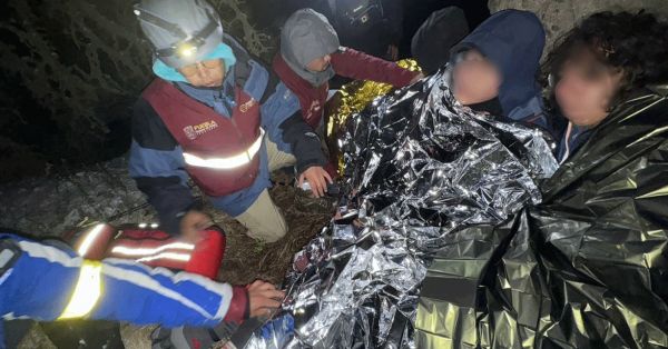 Rescatan a tres personas extraviadas en Ciudad Serd&aacute;n