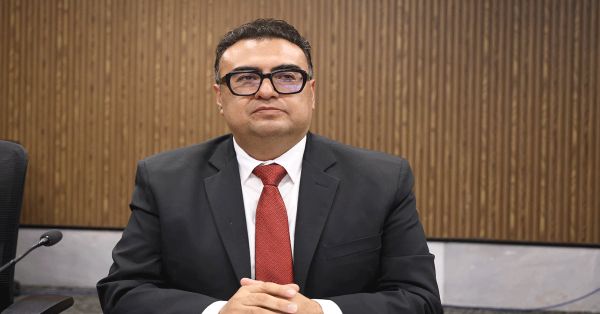 Secretario de Salud comparece en el Congreso; resalta fortalecimiento de los servicios en favor de grupos vulnerables